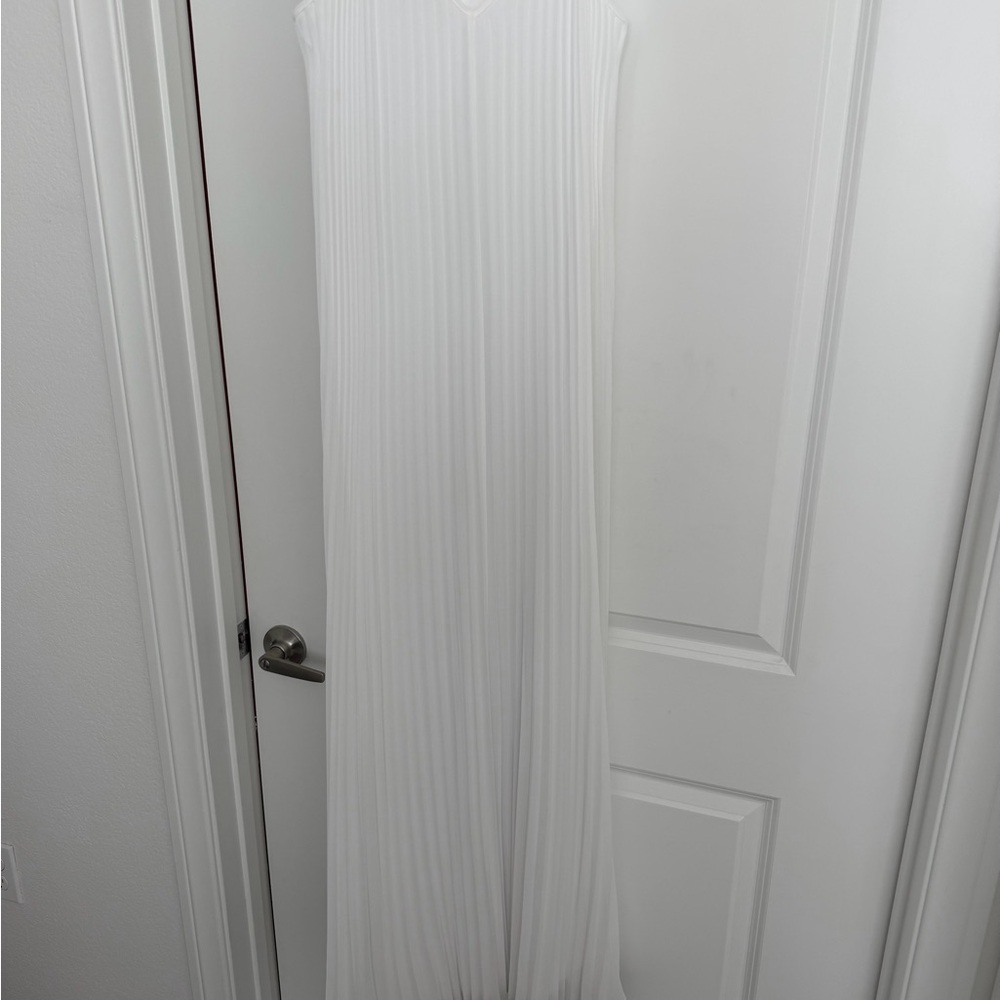 Express White Pleated Maxi Dress - Size M - Excellent Condition - Picture 5 of 9
